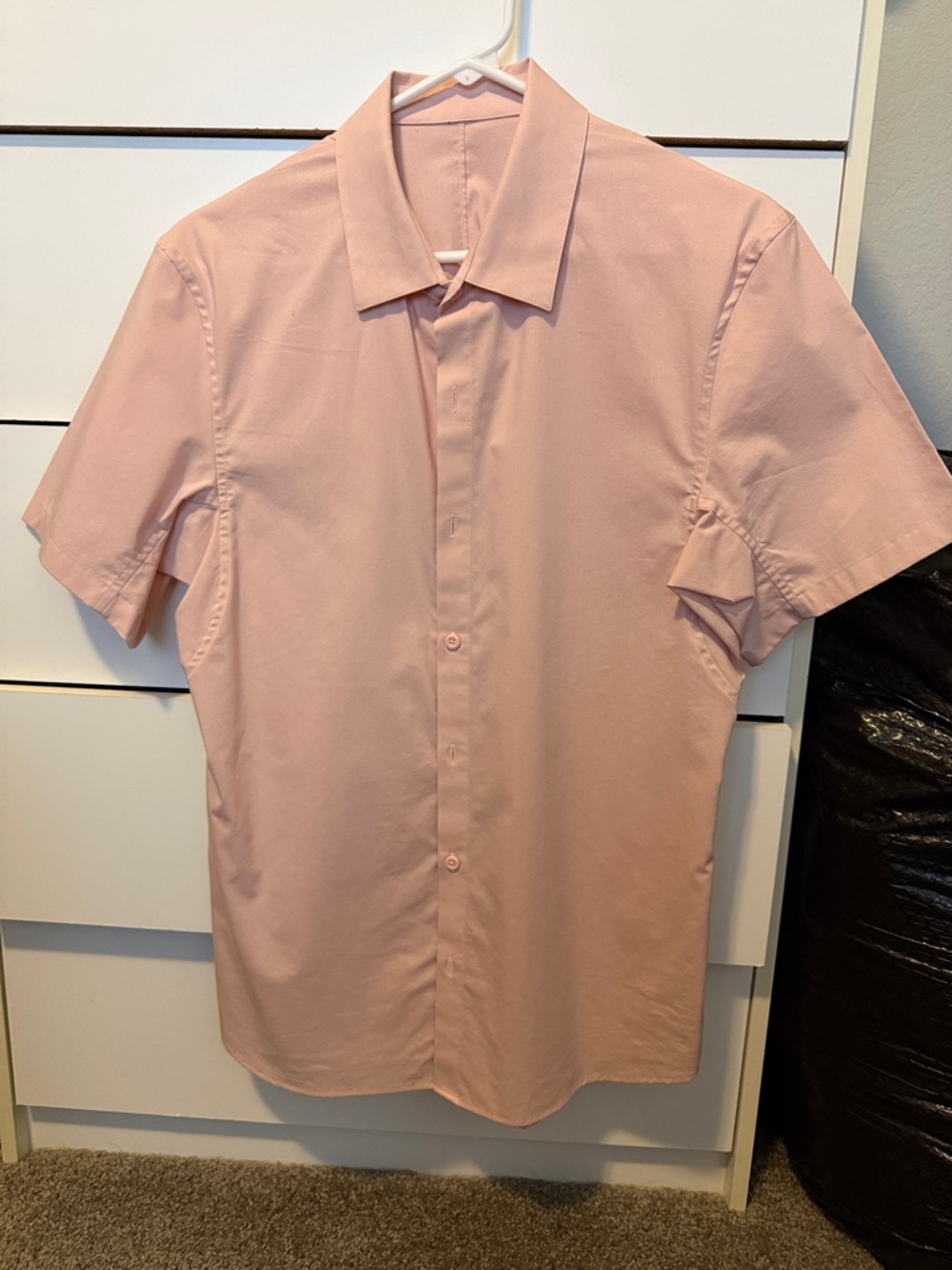 Lululemon Men’s slim fit Casual Buttom Down Size medium